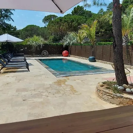 Avec Piscine Proche Et Saint Tropez Вилла